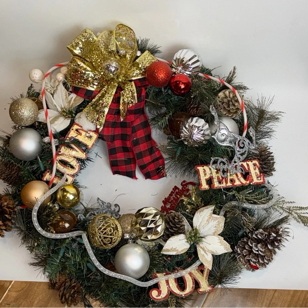 Festive Holiday Wreath with Gold and Red Accents